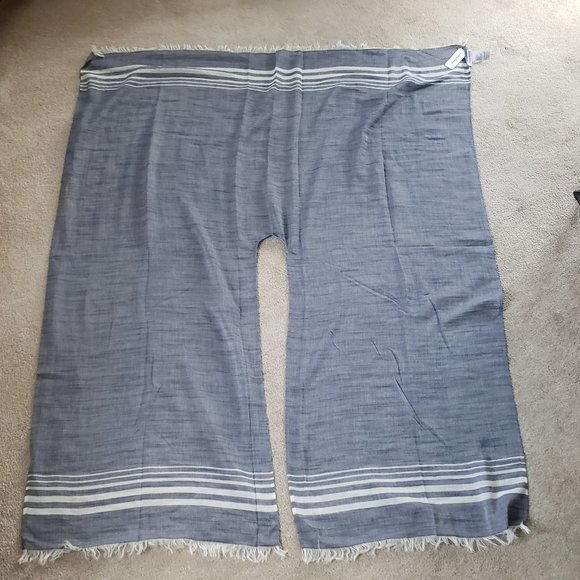 Tommy Bahama Breezy Travel Ruana - Picture 4 of 4